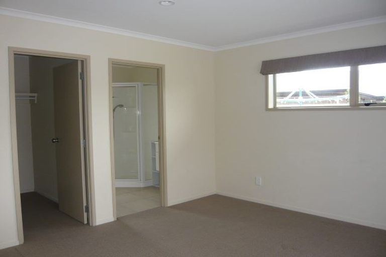 Photo of property in 129 Saint James Drive, Huntington, Hamilton, 3210