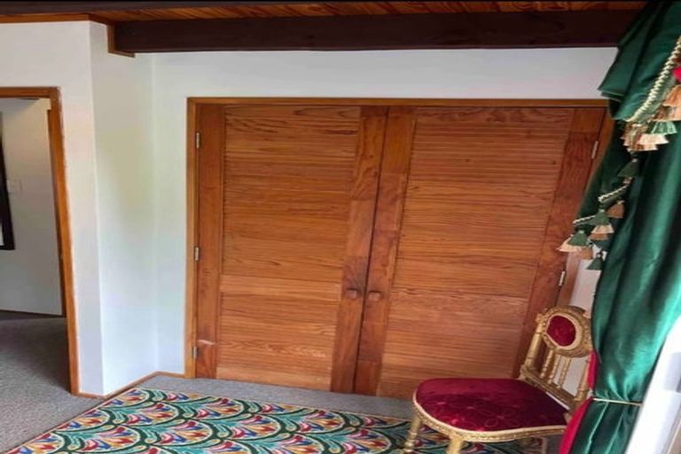 Photo of property in 556 Scenic Drive, Waiatarua, Auckland, 0612