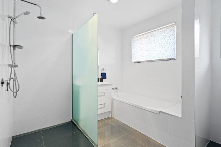 Photo of property in 24 Taylor Street, Cambridge, 3434