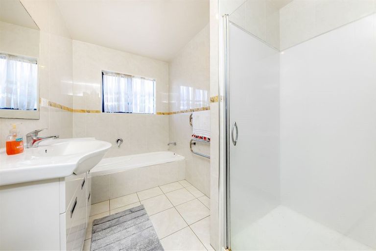 Photo of property in 497 Great South Road, Opaheke, Papakura, 2113