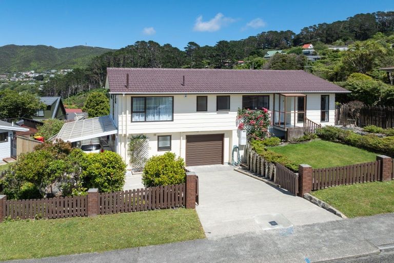 Photo of property in 51 Percy Dyett Drive, Karori, Wellington, 6012
