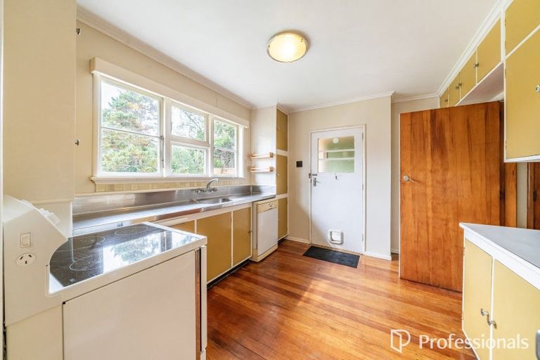 Photo of property in 9 Hugh Duncan Street, Haywards, Lower Hutt, 5018