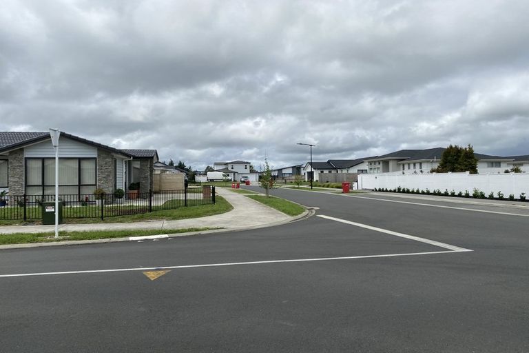 Photo of property in 11 Raymond Grace Avenue, Huapai, Kumeu, 0810
