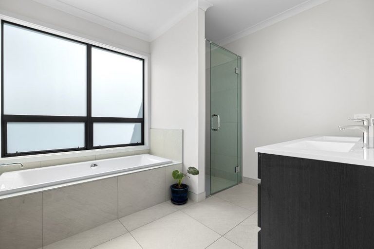 Photo of property in 23 Sarona Park Drive, Omanawa, Tauranga, 3171