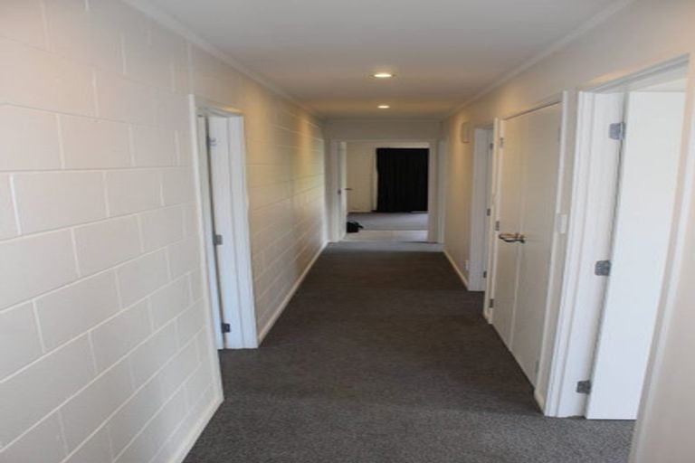 Photo of property in 25 Kamara Road, Glen Eden, Auckland, 0602