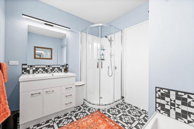 Photo of property in 56 Colwill Road, Massey, Auckland, 0614