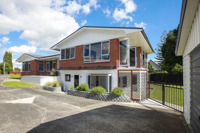 Photo of property in 35 Hillcrest Road, Hillcrest, Hamilton, 3216