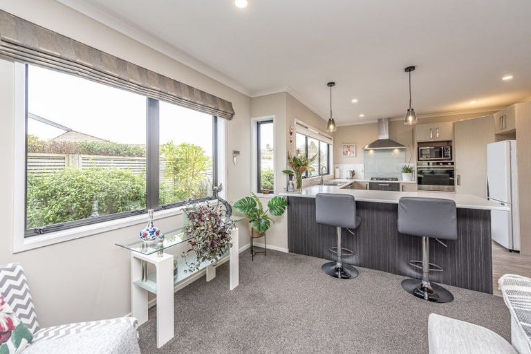 Photo of property in Caversham Park, 2/19 Caversham Road, Westmere, Whanganui, 4501