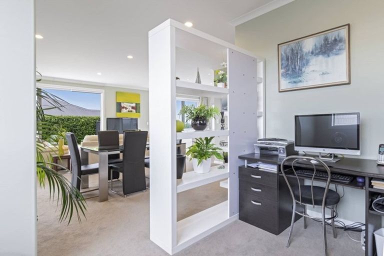 Photo of property in 2 Lynley Park Drive, Omokoroa, 3114