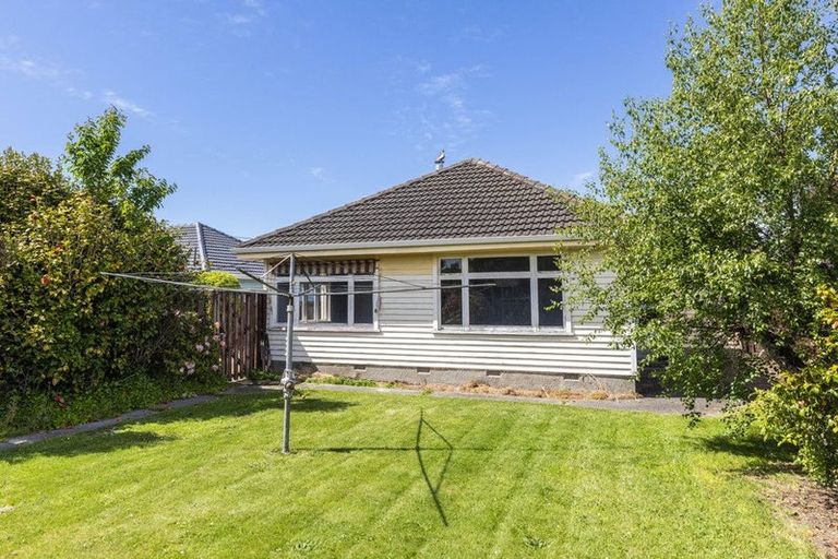 Photo of property in 63 Coopers Road, Dallington, Christchurch, 8061