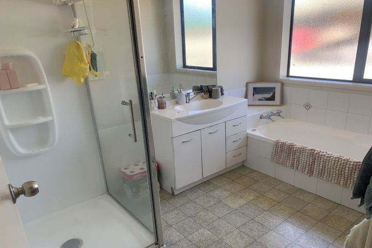 Photo of property in 10 Locksley Lane, Hamilton East, Hamilton, 3216