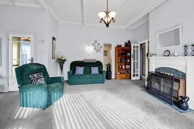 Photo of property in 1 Morrissey Street, Hawera, 4610