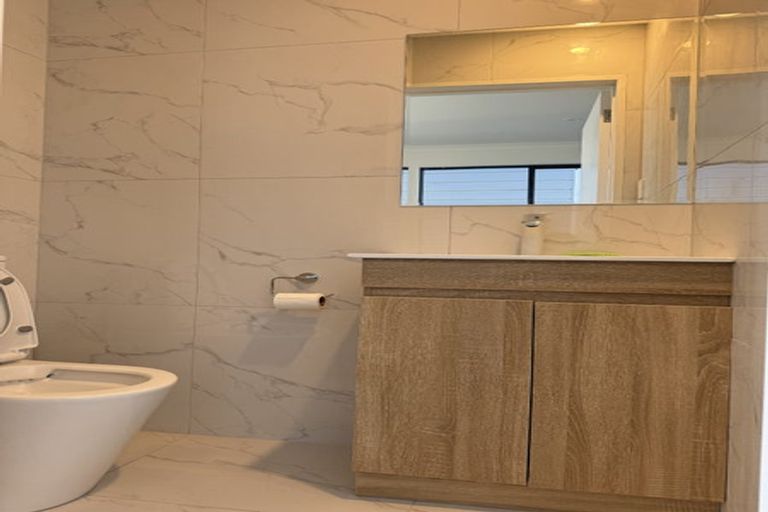 Photo of property in 14 Parahau Road, Papakura, 2110