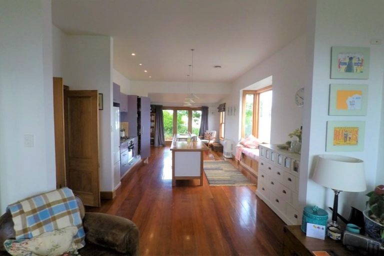 Photo of property in 33 Harland Street, Brooklyn, Wellington, 6021