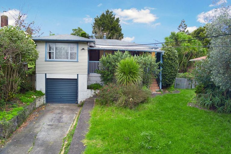 Photo of property in 10 Ribblesdale Road, Henderson, Auckland, 0612