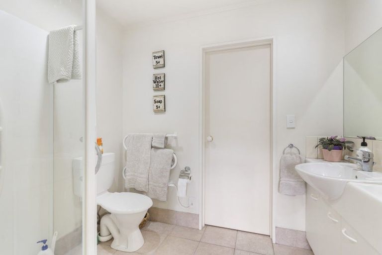 Photo of property in 6/11 Paparoa Road, Cockle Bay, Auckland, 2014