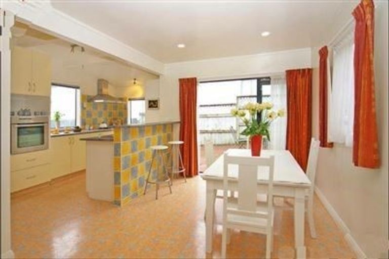 Photo of property in 7 Derby Street, Mount Victoria, Wellington, 6011