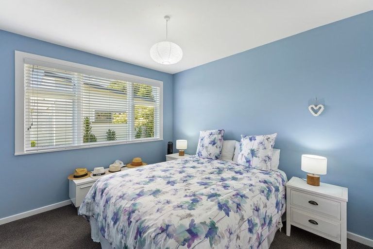 Photo of property in 26 Rauparaha Street, Waikanae Beach, Waikanae, 5036