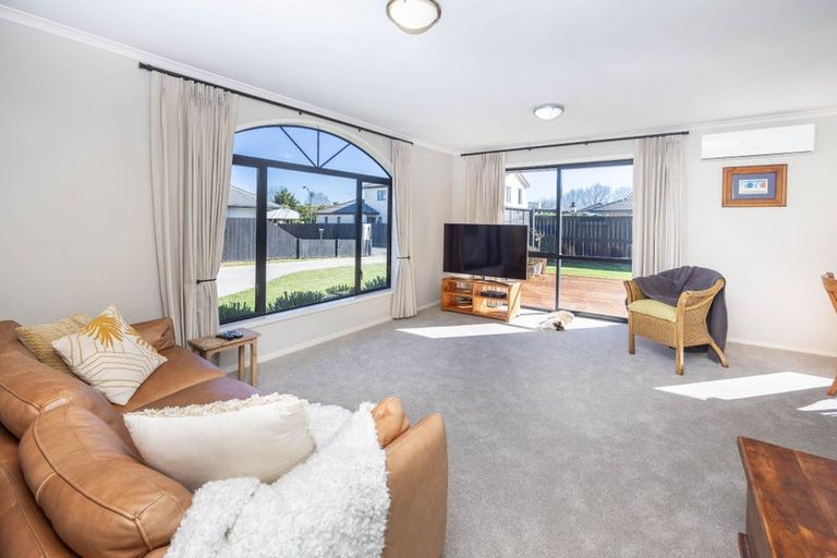 Photo of property in 31 Nielsen Gardens, Rototuna, Hamilton, 3210