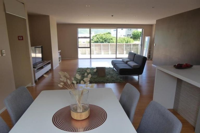 Photo of property in 42 Saddleback Grove, Karori, Wellington, 6012