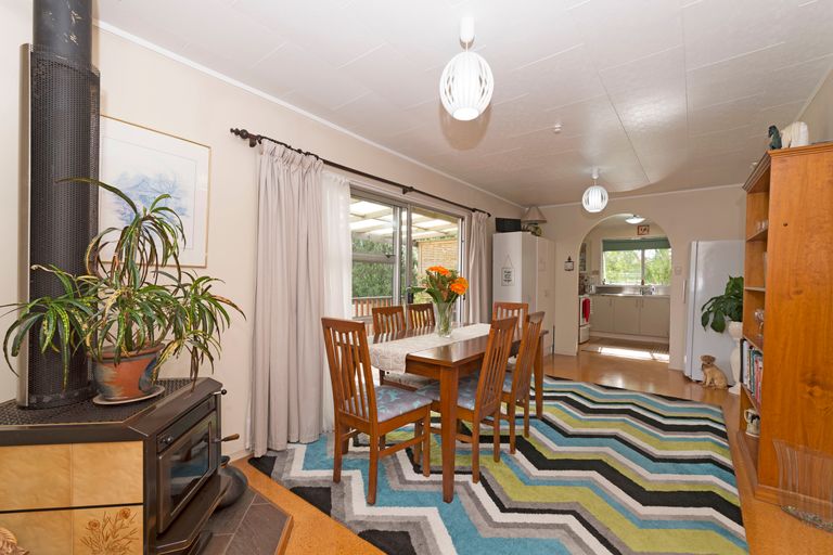 Photo of property in 14 Penfold Place, Henderson, Auckland, 0610