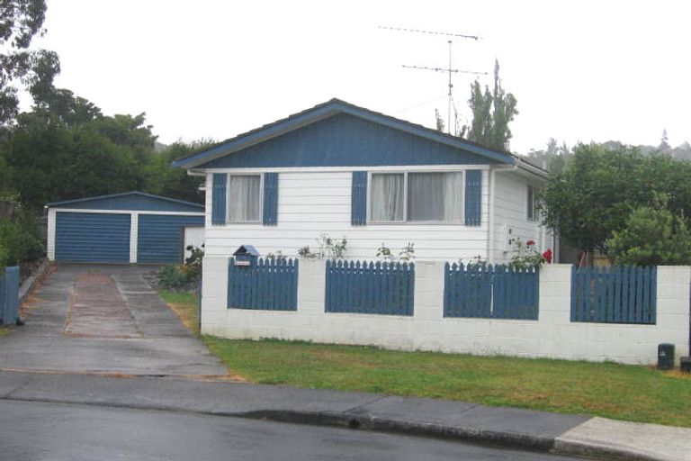 Photo of property in 3 Julia Place, Totara Vale, Auckland, 0629