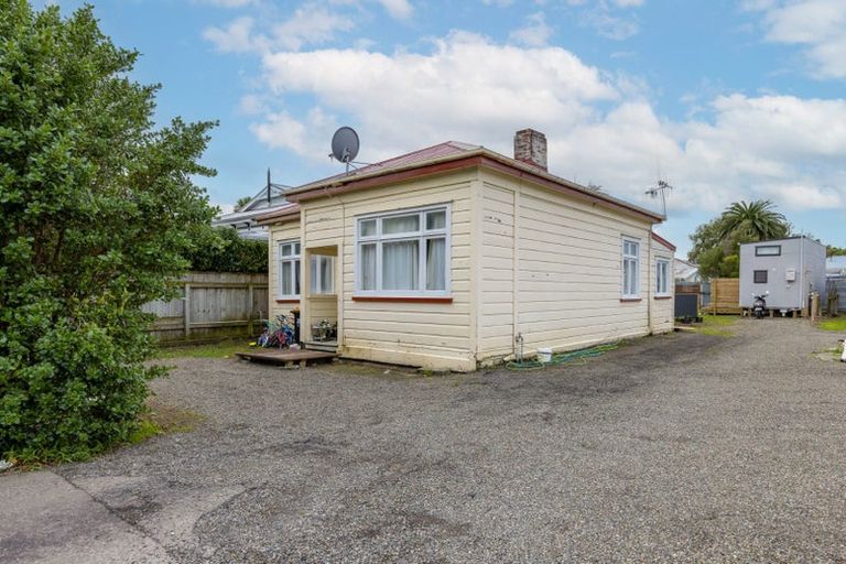 Photo of property in 17 Bourke Street, Palmerston North, 4410