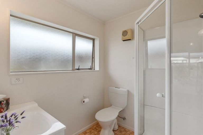 Photo of property in 6 Glen Loch Place, Paraparaumu, 5032