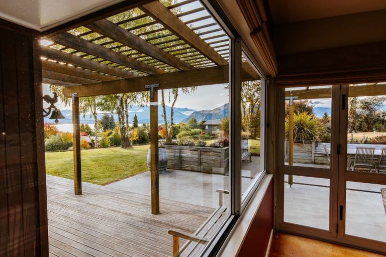 Photo of property in 3 Beech Street, Wanaka, 9305