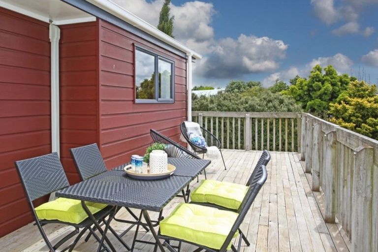 Photo of property in 41 Clarks Beach Road, Clarks Beach, 2122