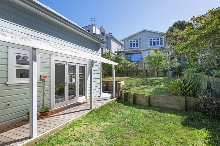 Photo of property in 1 Overtoun Terrace, Hataitai, Wellington, 6021