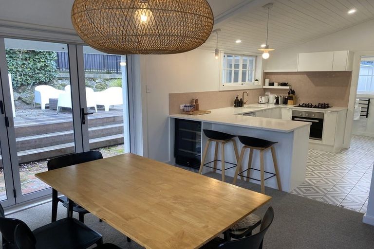 Photo of property in 6 Coote Road, Bluff Hill, Napier, 4110