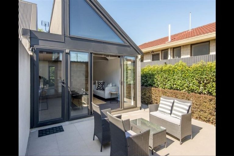 Photo of property in 6/20 North Avon Road, Richmond, Christchurch, 8013