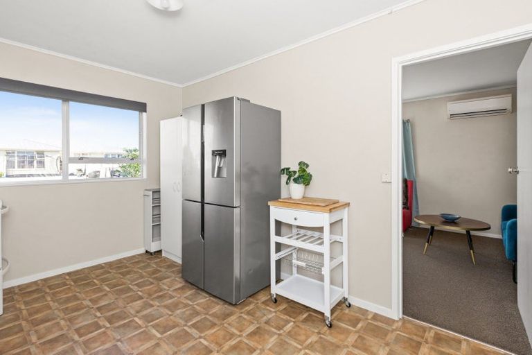 Photo of property in 16 Guildford Street, Tamatea, Napier, 4112