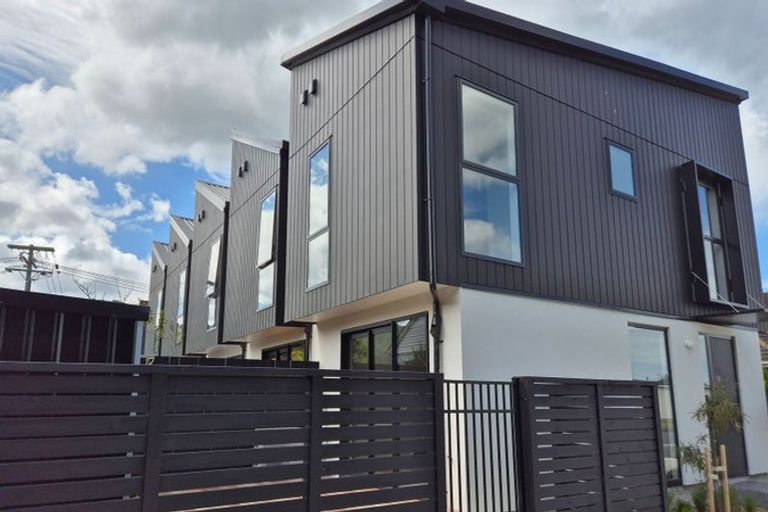 Photo of property in 1/349 Cambridge Terrace, Naenae, Lower Hutt, 5011