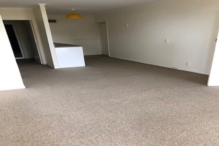 Photo of property in 135 Birkenhead Avenue, Birkenhead, Auckland, 0626