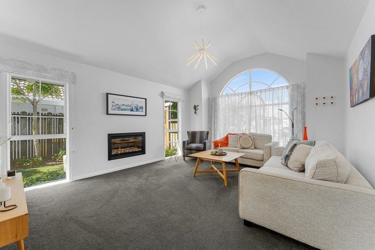 Photo of property in 4 Wentwood Place, Torbay, Auckland, 0630