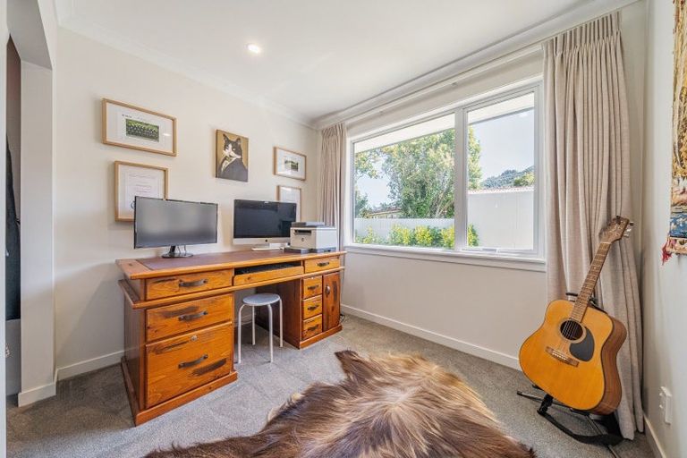 Photo of property in 22 Pasadena Crescent, Totara Park, Upper Hutt, 5018