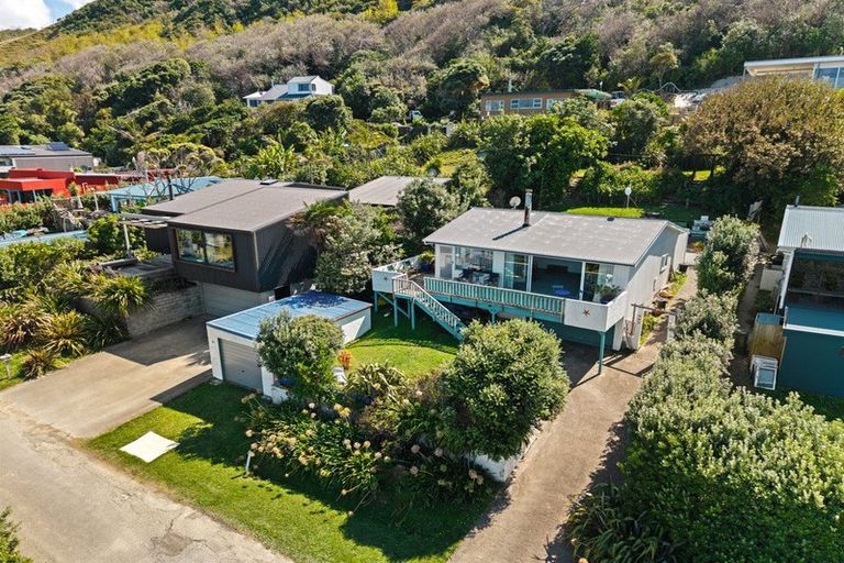 Photo of property in 14 Makorori Beach Road, Makorori, Gisborne, 4073
