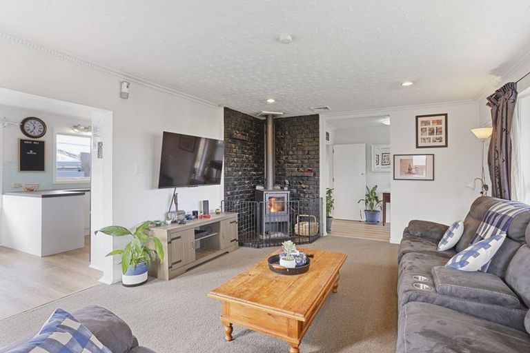 Photo of property in 8 Gibbs Drive, Woodend, 7610