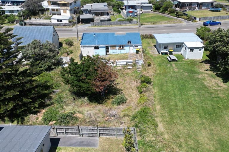 Photo of property in 7 Ocean Beach Street, Foxton Beach, Foxton, 4815