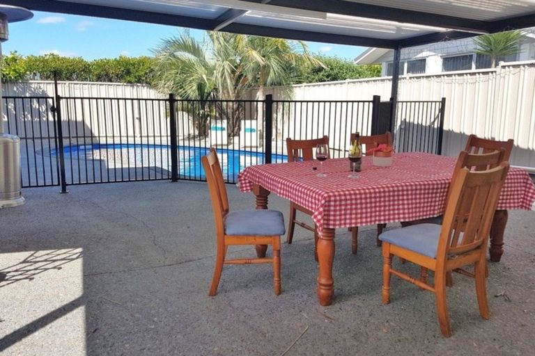 Photo of property in 116 Barbados Way, One Tree Point, 0118