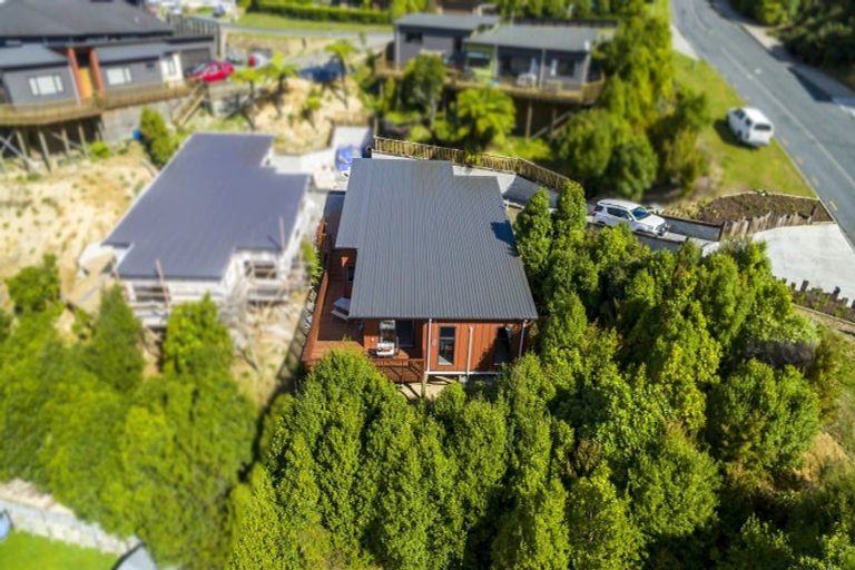 Photo of property in 61a Riverstone Drive, Riverstone Terraces, Upper Hutt, 5018