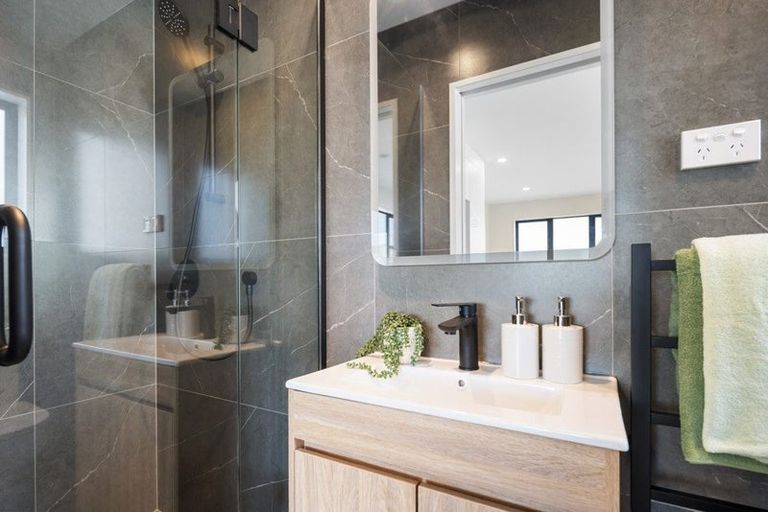 Photo of property in 6 Greenbrier Street, Westgate, 0814