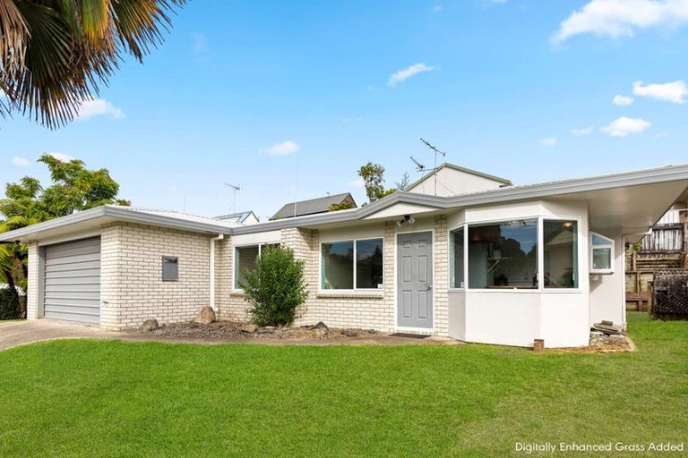 Photo of property in 28 Sunvale Place, Gate Pa, Tauranga, 3112