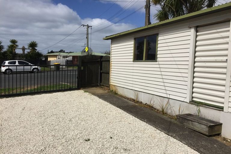 Photo of property in 94 Stanley Road, Glenfield, Auckland, 0629