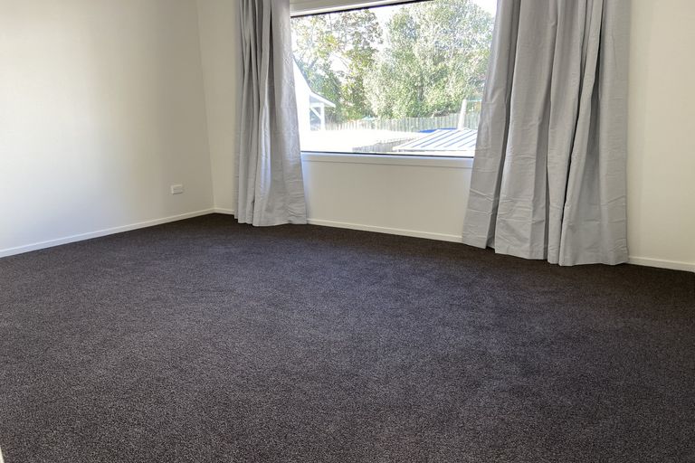 Photo of property in 281 Henderson Valley Road, Henderson, Auckland, 0612