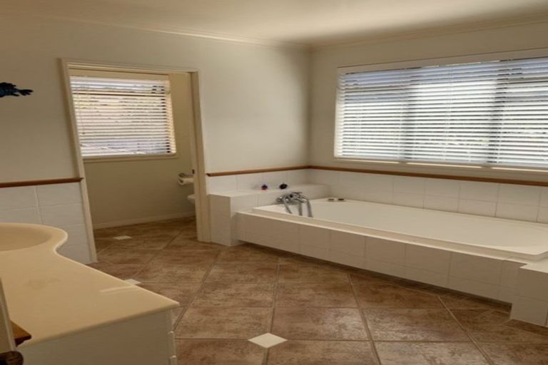 Photo of property in 39 Regency Park Drive, Gulf Harbour, Whangaparaoa, 0930