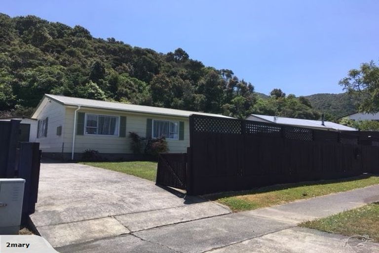 Photo of property in 73 Mohaka Street, Wainuiomata, Lower Hutt, 5014