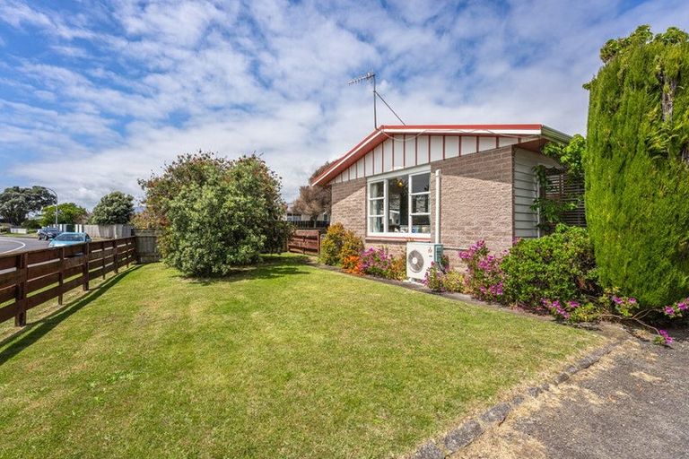 Photo of property in 64 Michael Road, Paraparaumu Beach, Paraparaumu, 5032